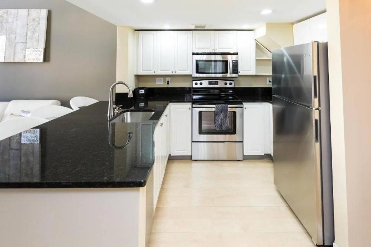 Space Needle Downtown Modern Top Story Penthouse Сиатъл Екстериор снимка