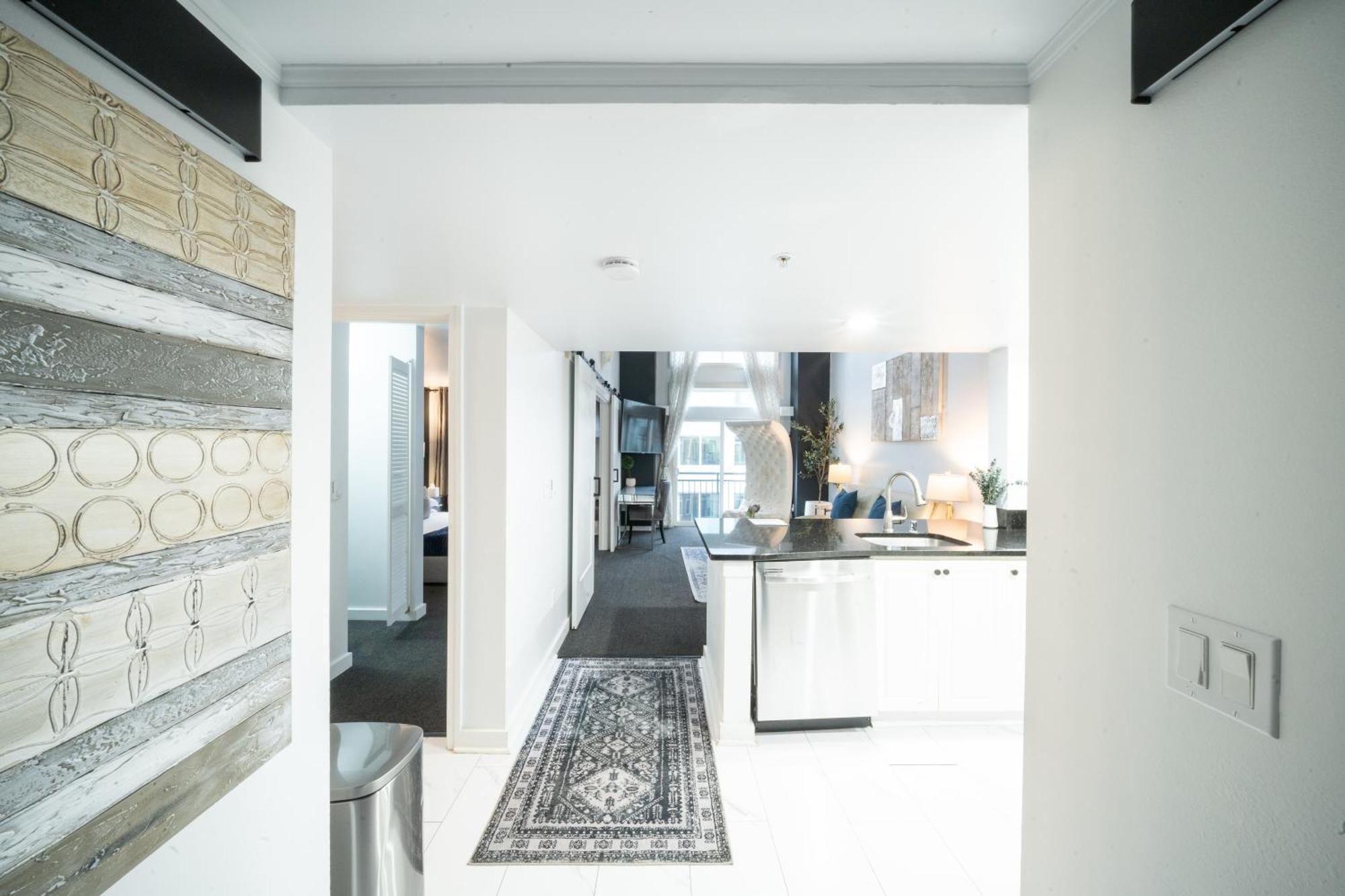 Space Needle Downtown Modern Top Story Penthouse Сиатъл Екстериор снимка